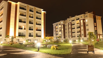 Fachada del alojamiento - Noche