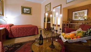 Desk, blackout curtains, soundproofing, free WiFi - Hermitage Capua Hotel (Vitulazio)