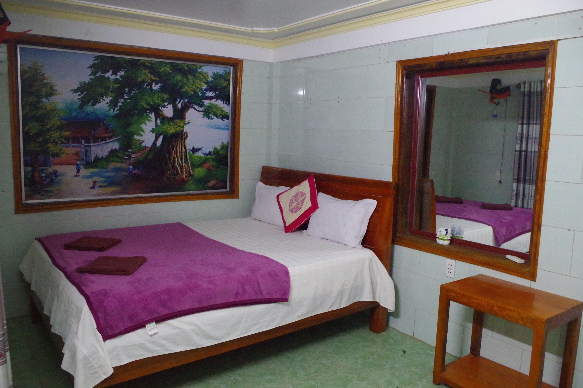 single room | free wifi, bed sheets