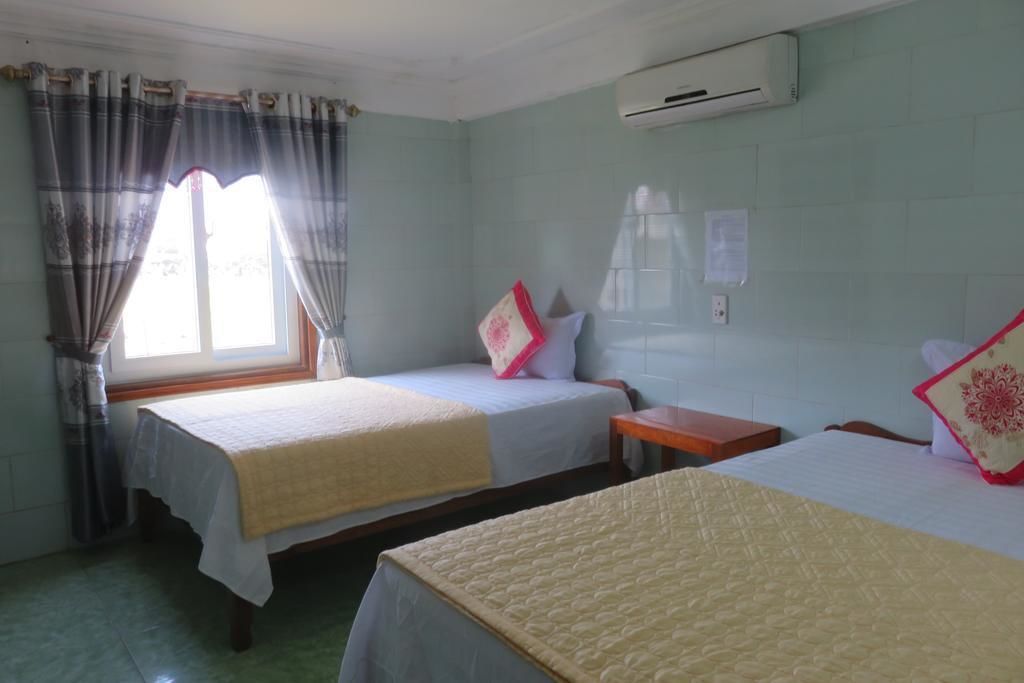 triple room | free wifi, bed sheets