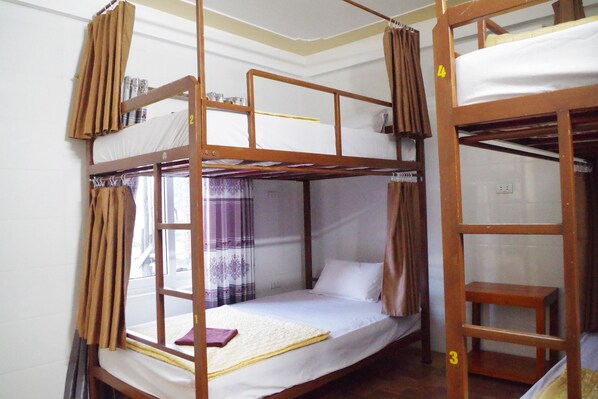 Dormitório compartilhado, em dormitório misto (Bed in 4-Bed) | Wi-Fi de cortesia, roupa de cama