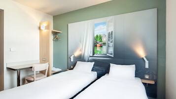 Chambre avec lits jumeaux, non-fumeurs | Bureau, chambres insonorisées, Wi-Fi gratuit, draps fournis