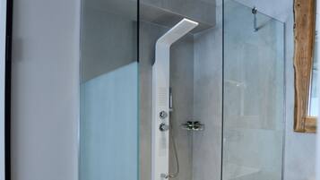 Superior Double or Twin Room, Partial Sea View | Bathroom | Shower, hydromassage showerhead, free toiletries, hair dryer