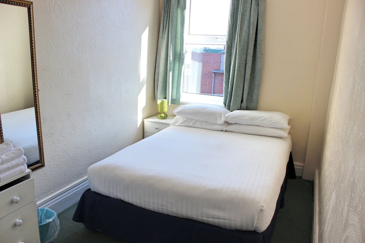 Apartment, 1 Bedroom (Apartment 10, Second Floor ) | 2 bedrooms, iron/ironing board, free WiFi, bed sheets