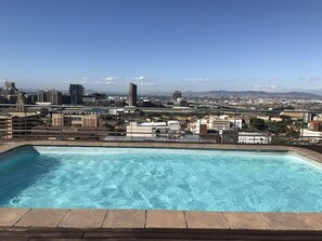 Outdoor pool - Cool City Living in Cape Town (Cape Town)