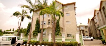 Onyx Hotel and Apartments