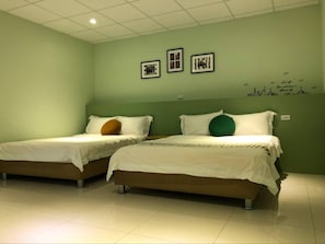 Phòng 4 | Bộ đồ giường cao cấp, màn/rèm cản sáng, phòng cách âm