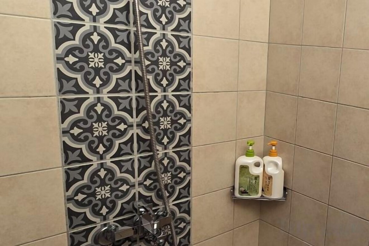 Baño | Regadera, regadera tipo lluvia, amenidades de baño gratuitas
