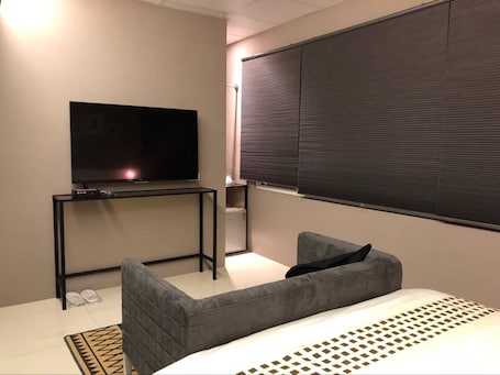 Habitación estándar doble | Baño | Ducha y cabezal de ducha tipo lluvia. Xi Yin Zhi Su B&B