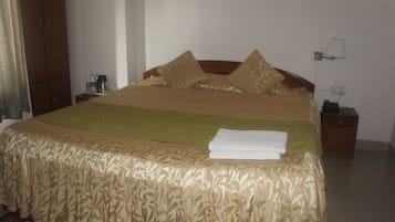 Deluxe Δίκλινο Δωμάτιο για Μονόκλινη Χρήση | Κλινοσκεπάσματα