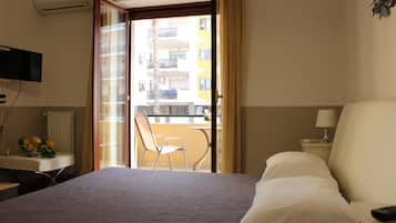 Minibar, wifi gratis y ropa de cama