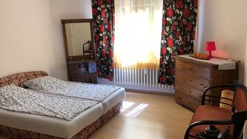 Apartment, 2 Bedrooms, Non Smoking, Balcony | 2 bedrooms, blackout curtains, iron/ironing board, free WiFi