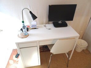 저자극성 침구, 암막 커튼, 다리미/다리미판, 무료 WiFi