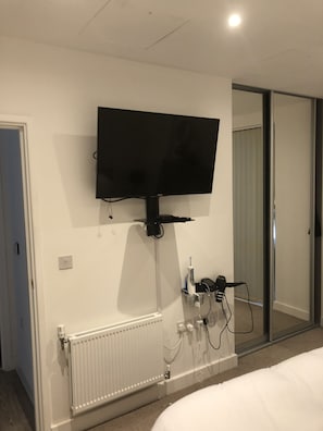 Luxury Apartment, Multiple Beds, Non Smoking | Room amenity - Wembley 2 Bedroom Apartment (London)