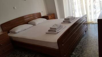 Apartment | 2 bedrooms, soundproofing, iron/ironing board, free cribs/infant beds