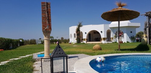 Yasmine Maamoura Beach