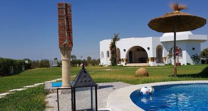 Yasmine Maamoura Beach