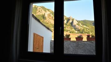 Double Room, Mountain View | Room amenity