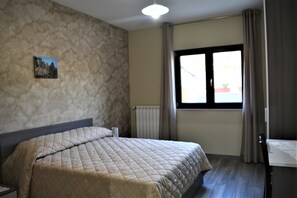 Double Room, Mountain View | In-room safe, free WiFi, bed sheets, wheelchair access - Spazio Natura (Castelmezzano)
