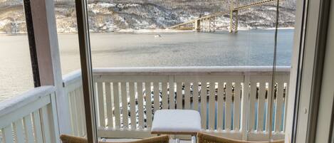 Superior House, 2 Bedrooms | Balcony