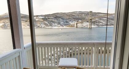 Tjeldsundbrua Maritime