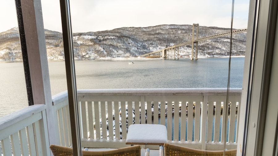 Tjeldsundbrua Maritime