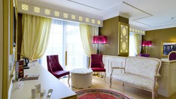 Presidential Room | Living area | LCD TV
