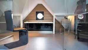 Suite – deluxe | Bad | Toalettartikler (inkludert), hårføner, badekåper og håndklær