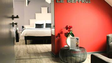 Suite Deluxe | Bureau, espace de travail pour ordinateur portable