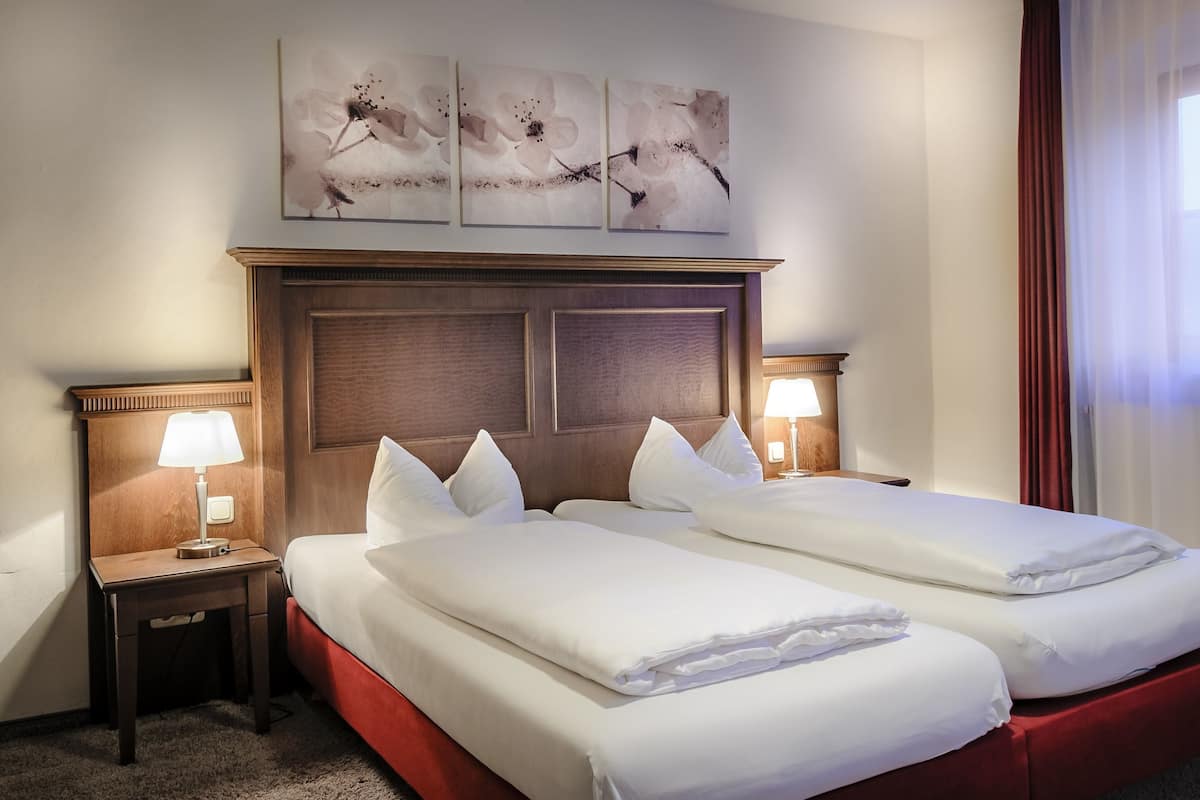 Cots/infant beds, rollaway beds, free WiFi, bed sheets