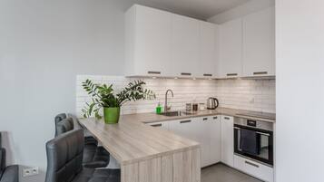 Deluxe-Apartment | 2 Schlafzimmer, Allergikerbettwaren, individuell dekoriert