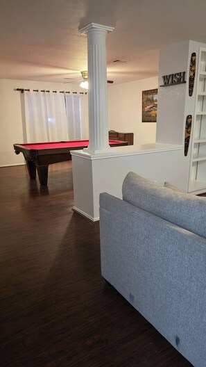 Spielezimmer