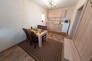 Deluxe Apartment | Private kitchen - Hermannstadt House1 (Sibiu)