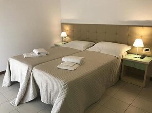 客房內保險箱、熨斗/熨衣板、免費無線上網、床單