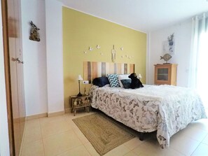 2 Schlafzimmer, Reisekinderbett, kostenloses WLAN