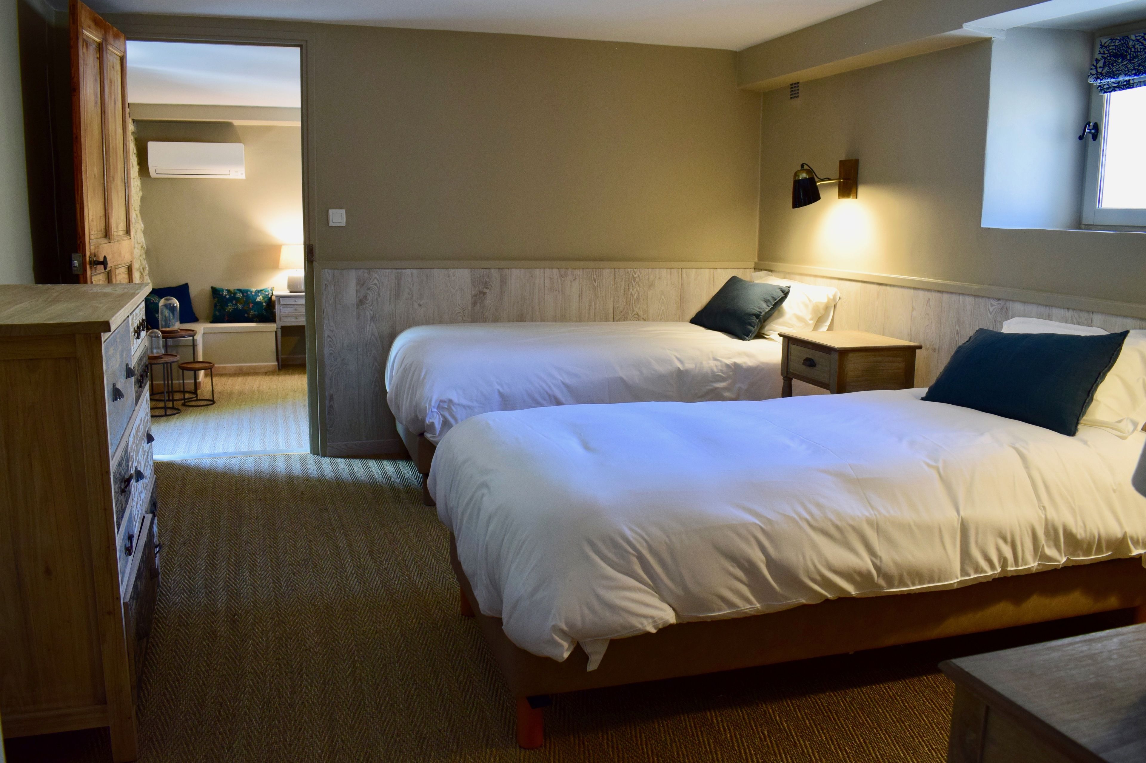 Decoración personalizada, muebles diferentes y cunas gratuitas 