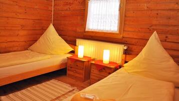 Bungalow, 2 Bedrooms | Free WiFi, bed sheets
