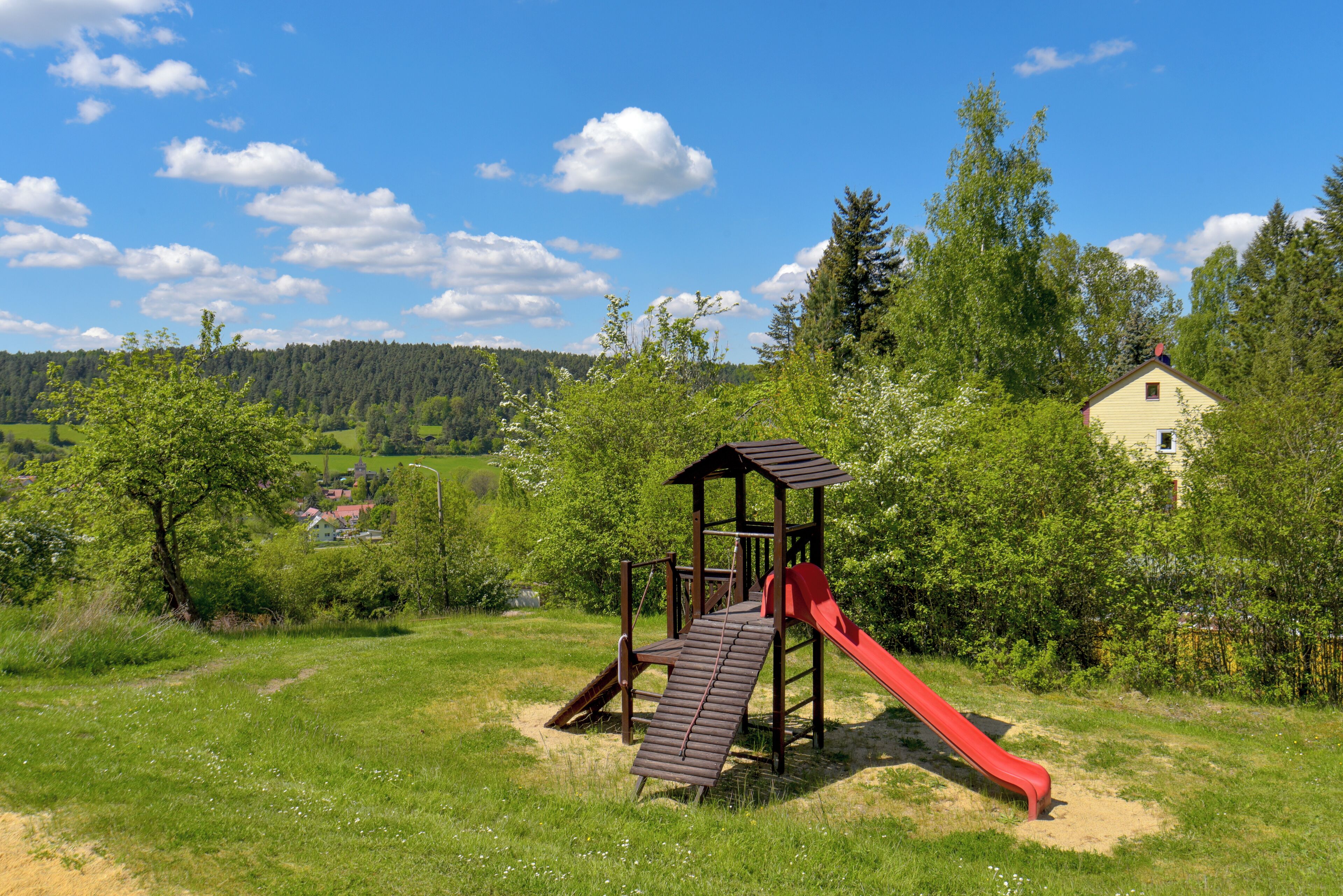 Children’s play area – outdoor