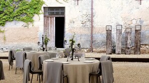 Dinner served - Château de Lerse (Perignac)