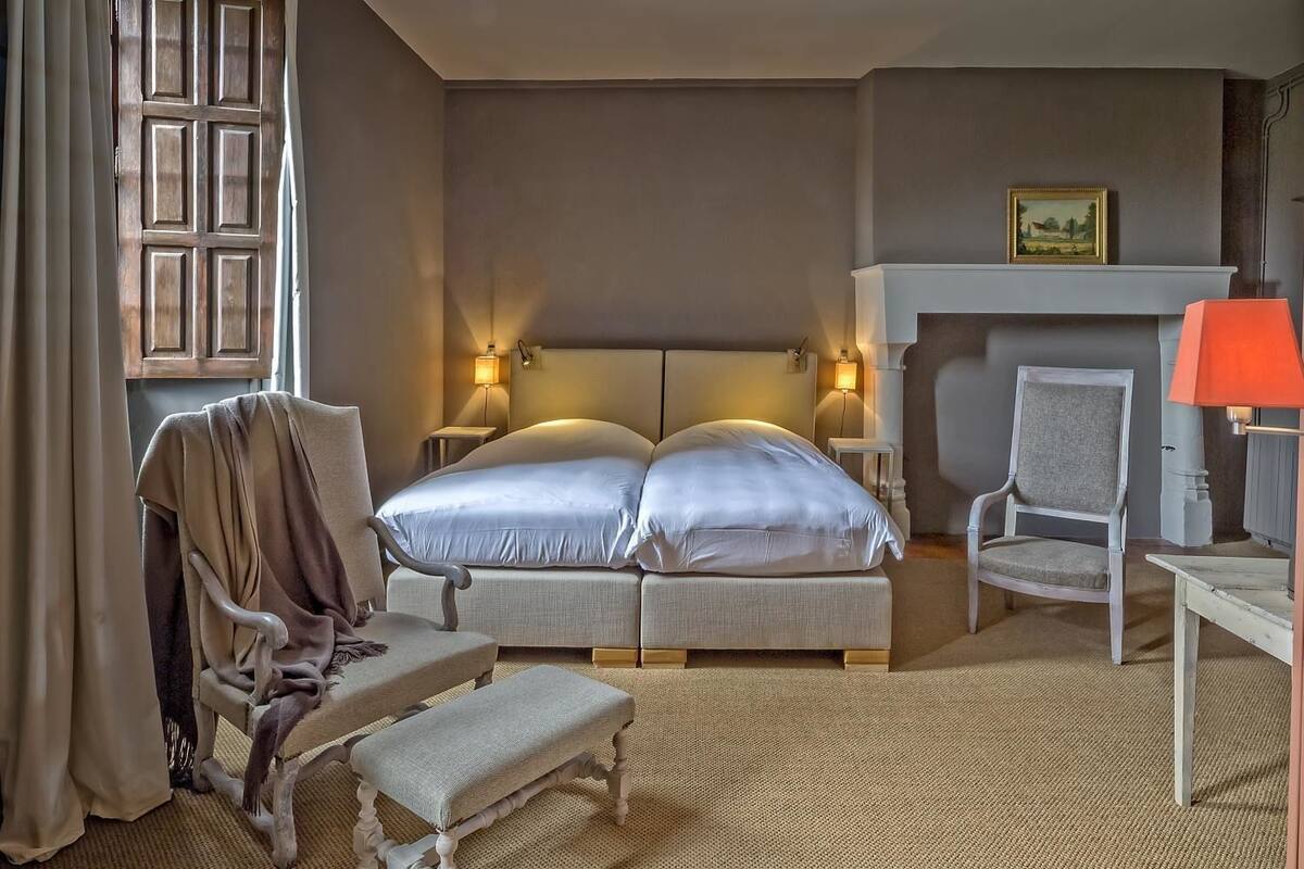 Petite Champagne | Iron/ironing board, cribs (free), rollaway beds (surcharge), WiFi (free)