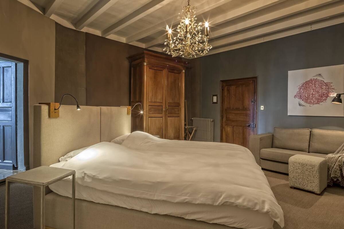 Borderies | Iron/ironing board, cribs (free), rollaway beds (surcharge), WiFi (free)