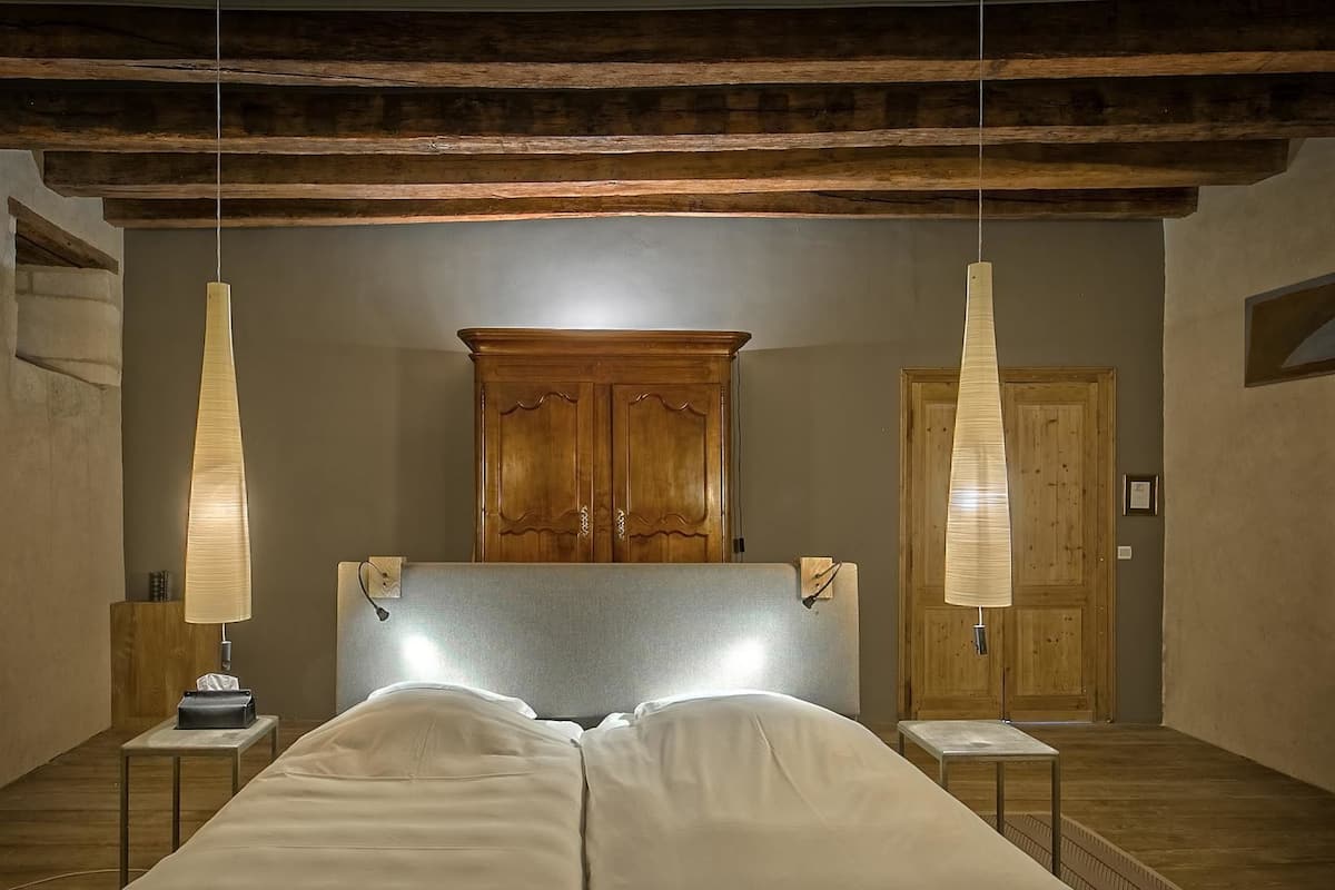 Quarto casal, para não fumantes | Ferros/tábuas de passar roupa, berços grátis