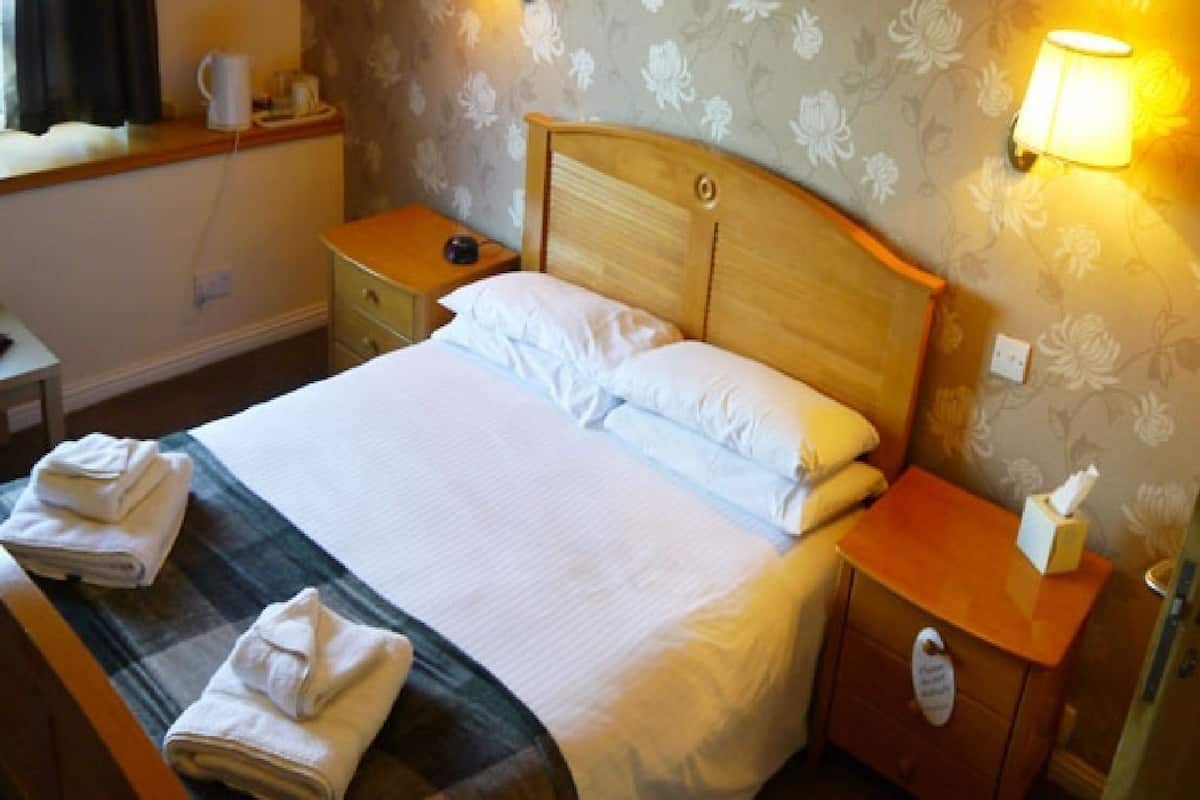 Standard-Doppel- oder -Zweibettzimmer, mit Bad | Kostenloses WLAN
