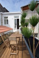 Estudio, balcón | Terraza o patio