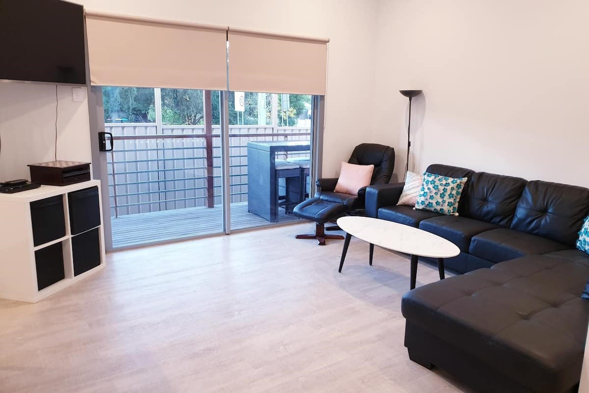 Concert Cottage | Living area | 60-inch flat-screen TV with digital channels, TV
