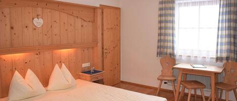 2 chambres, bureau, Wi-Fi, draps fournis