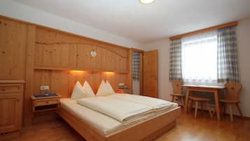 2 Schlafzimmer, Schreibtisch, WLAN, Bettwäsche
