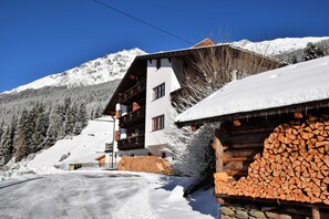 Exterior - Enzian - Wiesenhof, Austria (Kaunerberg)