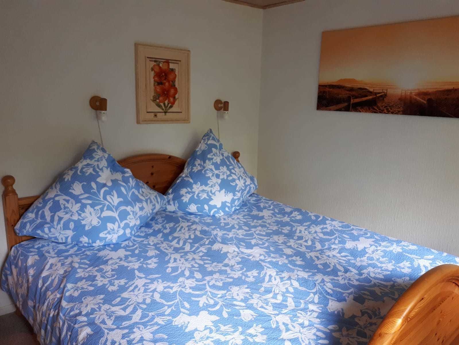 House | Desk, iron/ironing board, rollaway beds, free WiFi
