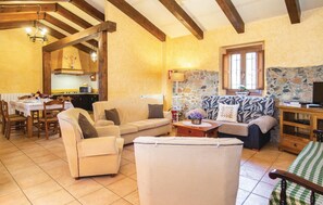 Fireplace, DVD player